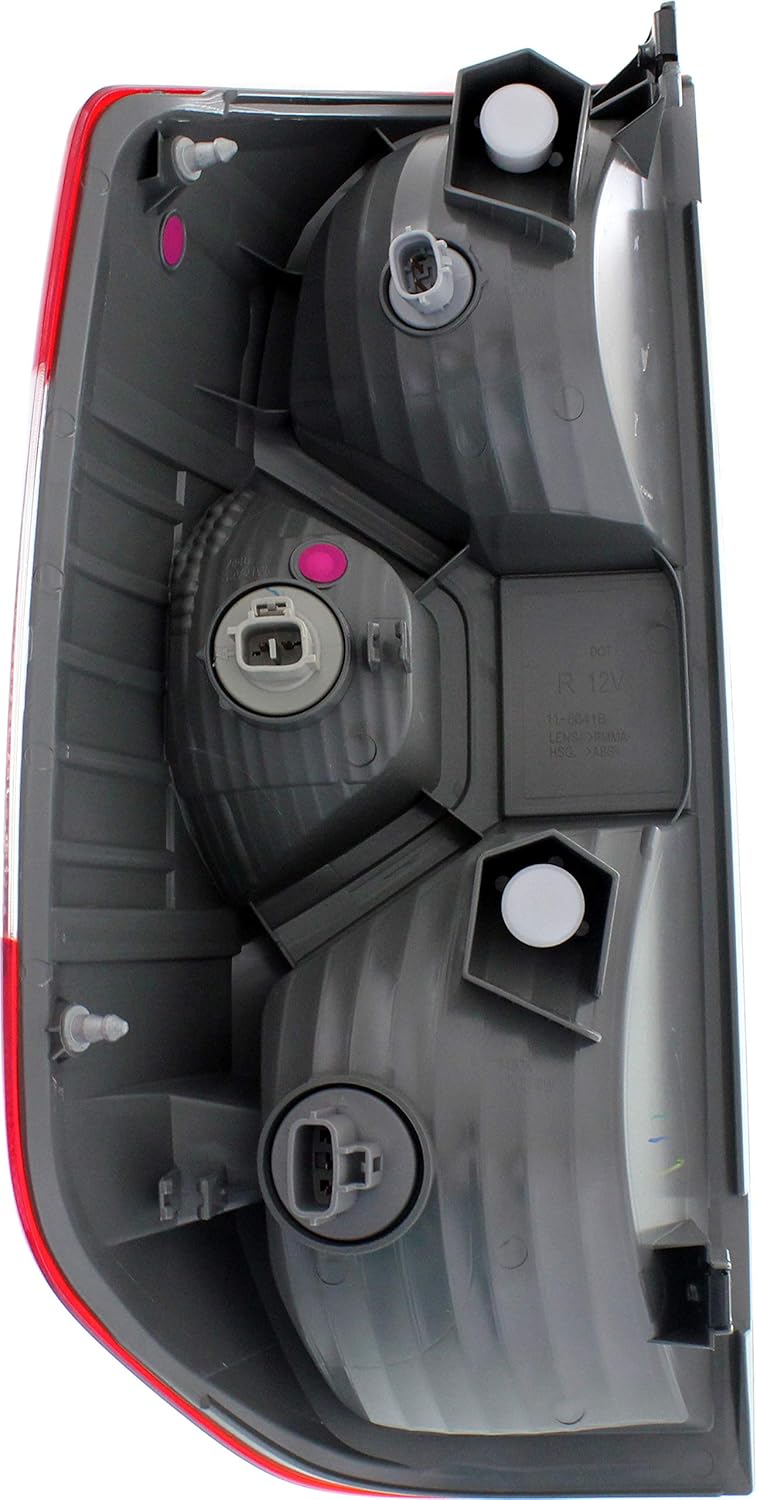 Tail Light Assembly Pack of 2 Y496678