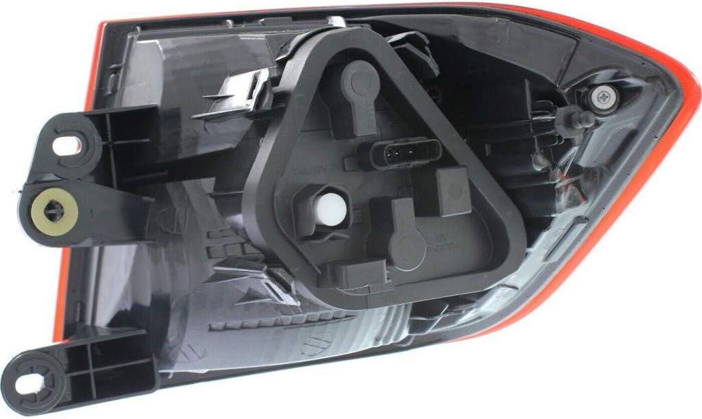 Tail Light Assembly Passenger Side B660
