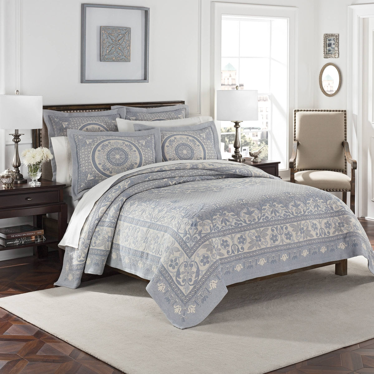 Linen Coverlet E561729