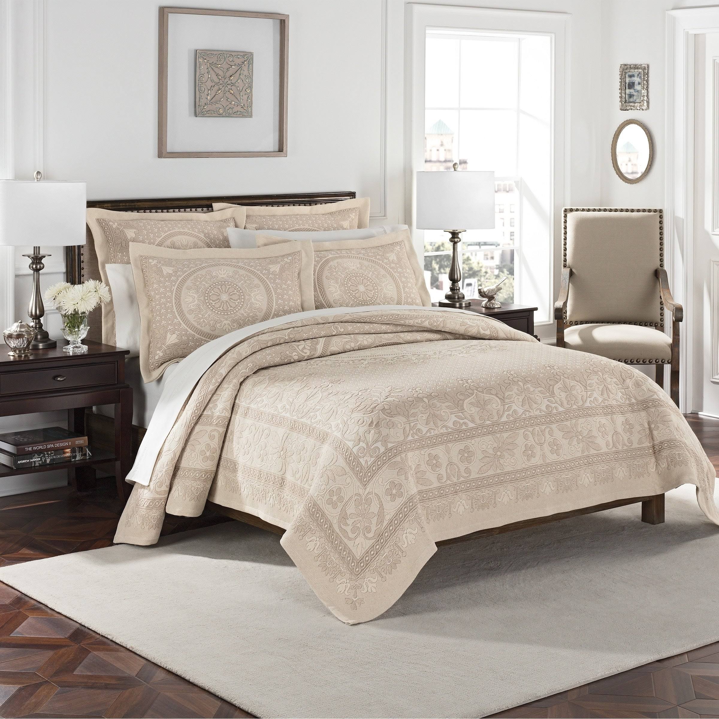 Linen Coverlet E561729