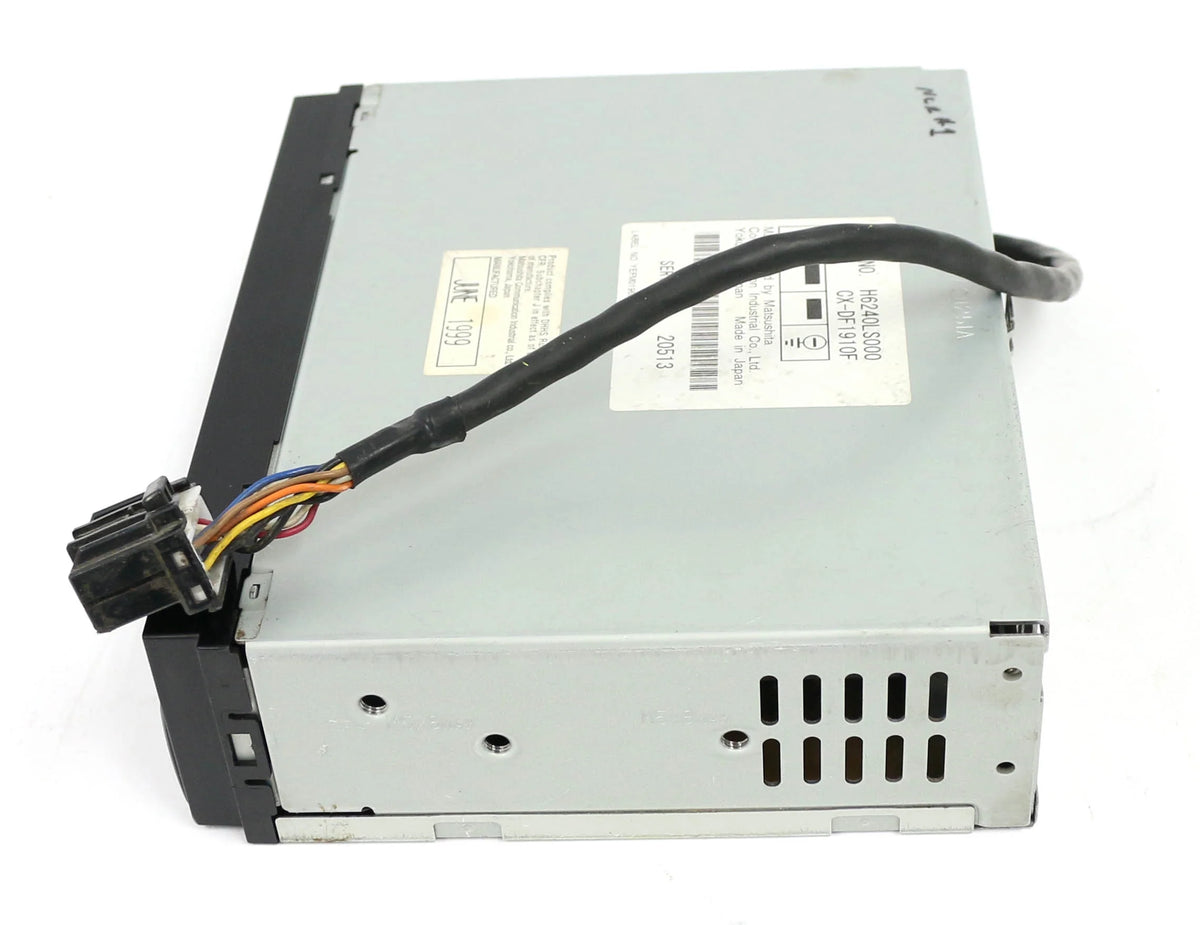 Refurbished OEM Compact Disc Player for Subaru Forester Legacy M67848