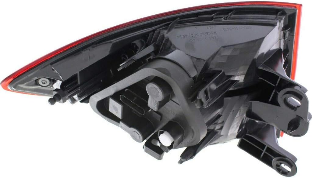 Tail Light Assembly Passenger Side B660