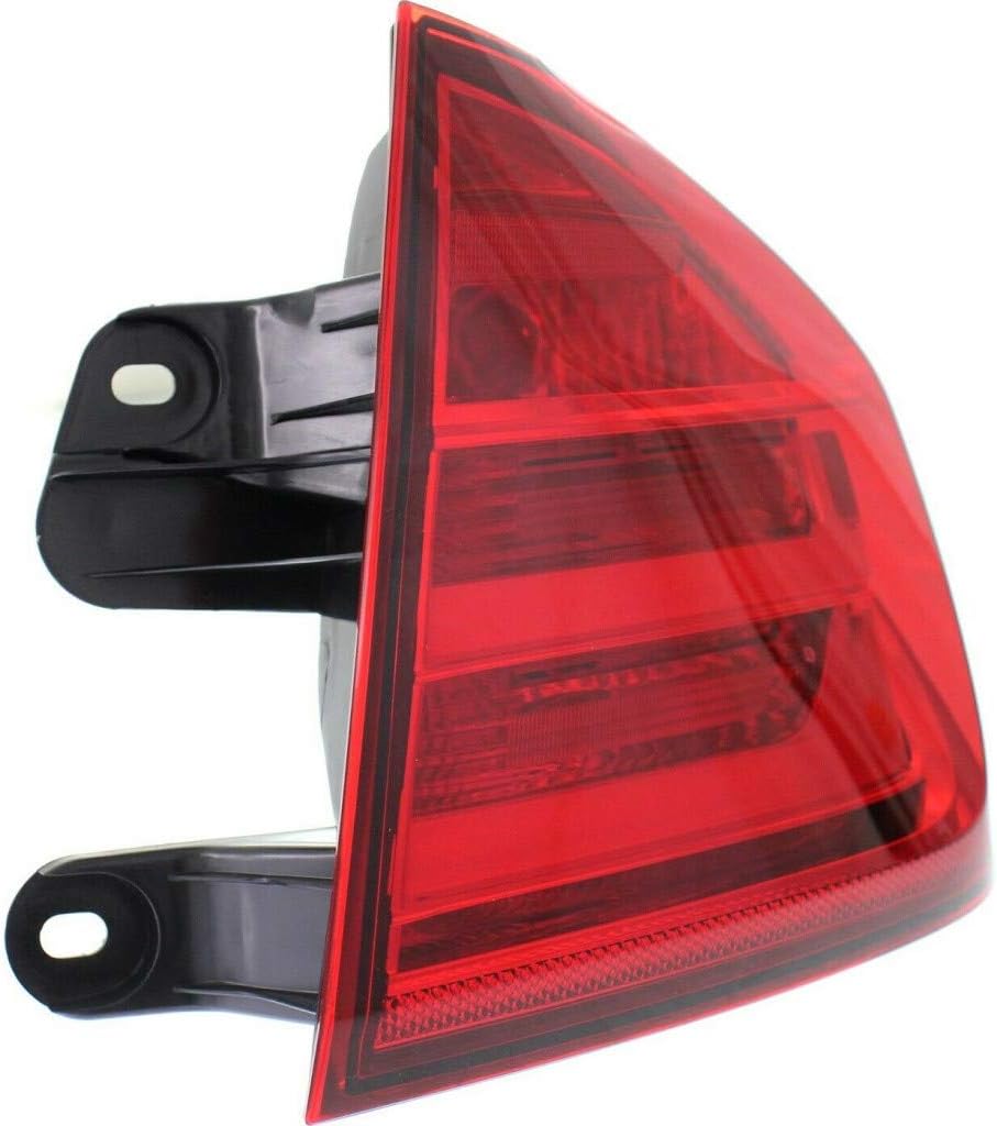 Tail Light Assembly Passenger Side B660