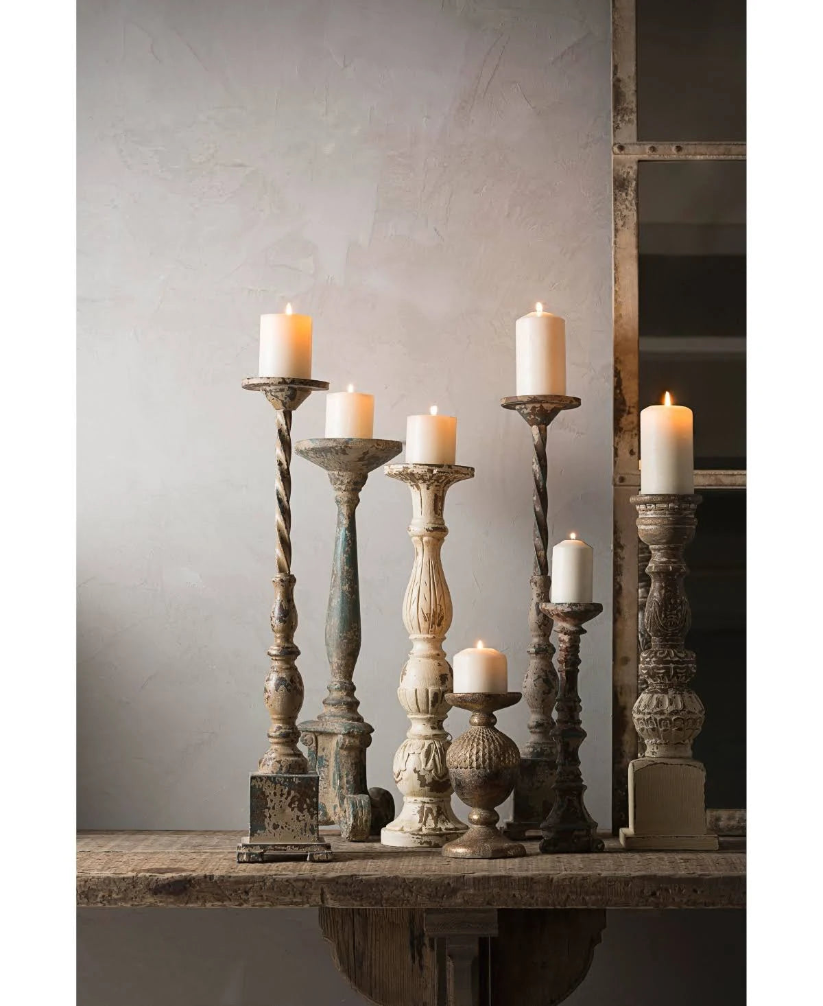Hand Carved Mango Wood Pillar Candle Holder Y1482